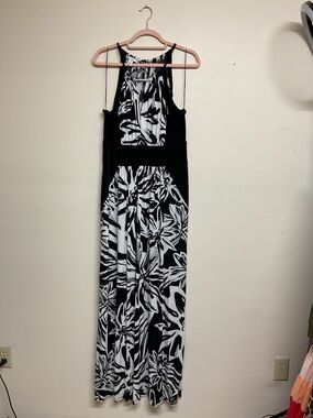 London Style Black and White Floral Halter Maxi